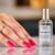 Odtłuszczacz do paznokci – klucz do trwałego manicure hybrydowego